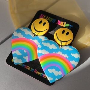 Blush Daisy Rainbow Heart Earrings